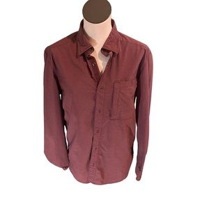 ❄️Men’s swiss tech size medium button up shirt‎